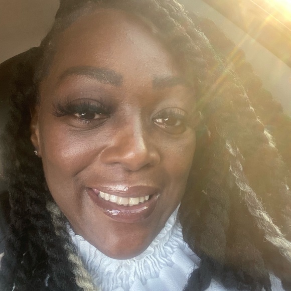 Meet your Posher, Lawaina - Picture 4 of 15